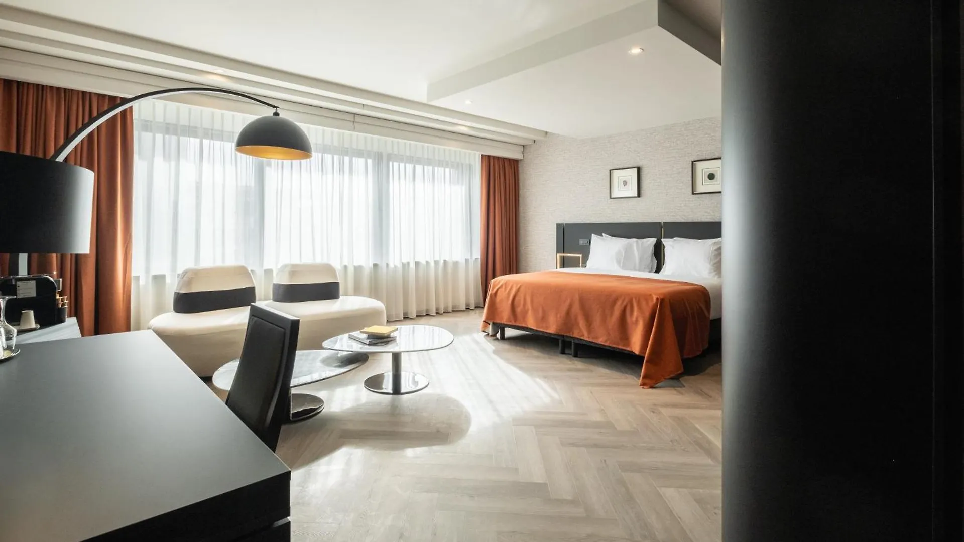 ****  Hyllit Hotel Antwerpen België